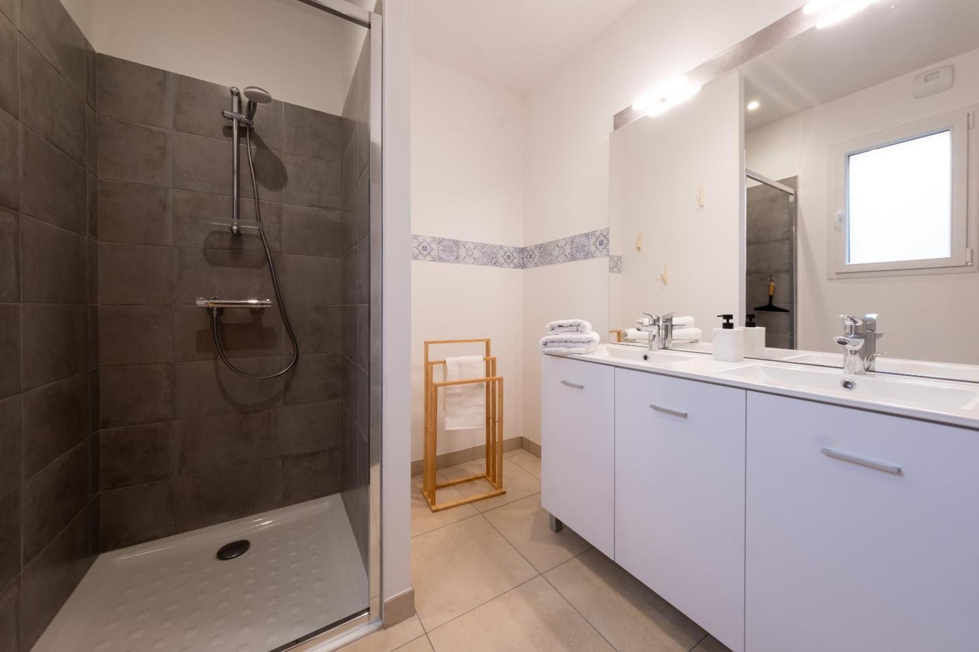 Appart Hotel La Gacilly-Centre Ville-Spa-Parking Dış mekan fotoğraf